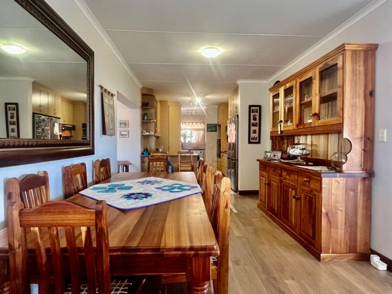 4 Bedroom Property for Sale in Fraaiuitsig Western Cape